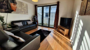 Modern Arcadian Centre Apartment 2 Bed / Balcony